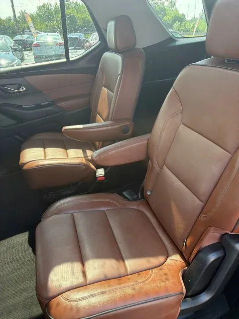 Chevrolet Traverse photo 11