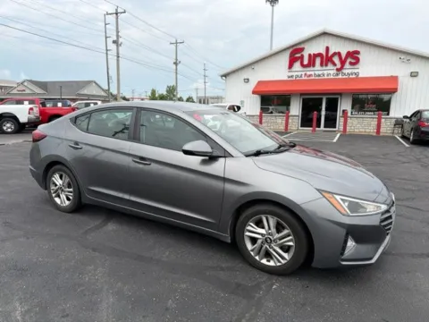 Gray 2020 Hyundai Elantra SEL for sale in Grove City, OH