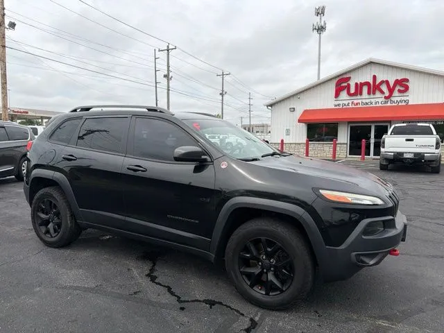 Black 2016 Jeep Cherokee Trailhawk for sale in Grove City, OH