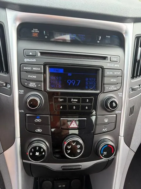 Hyundai Sonata photo 17