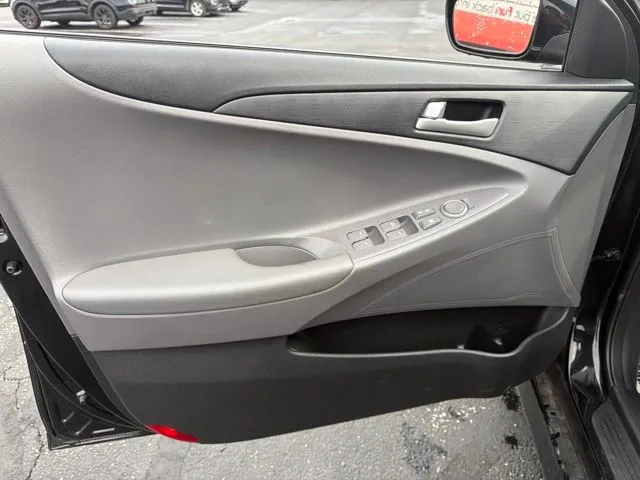 Hyundai Sonata photo 11