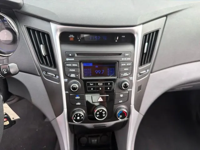 Hyundai Sonata photo 19