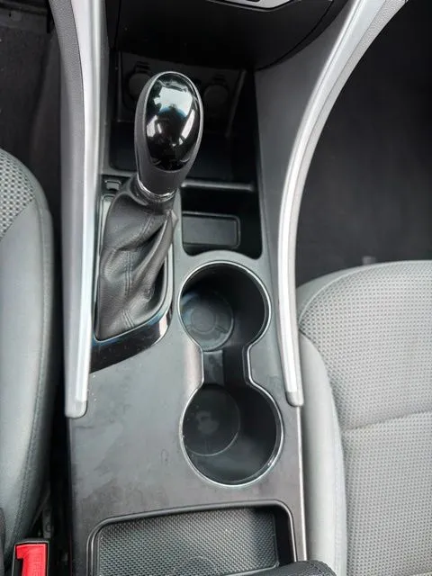 Hyundai Sonata photo 18
