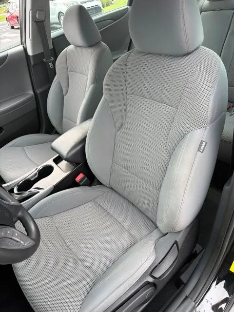Hyundai Sonata photo 12