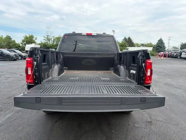 Ford F-150 photo 8