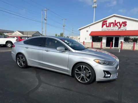 Silver 2019 Ford Fusion Titanium for sale in Grove City, OH