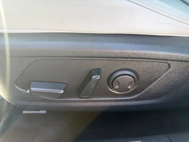 Hyundai Elantra photo 12
