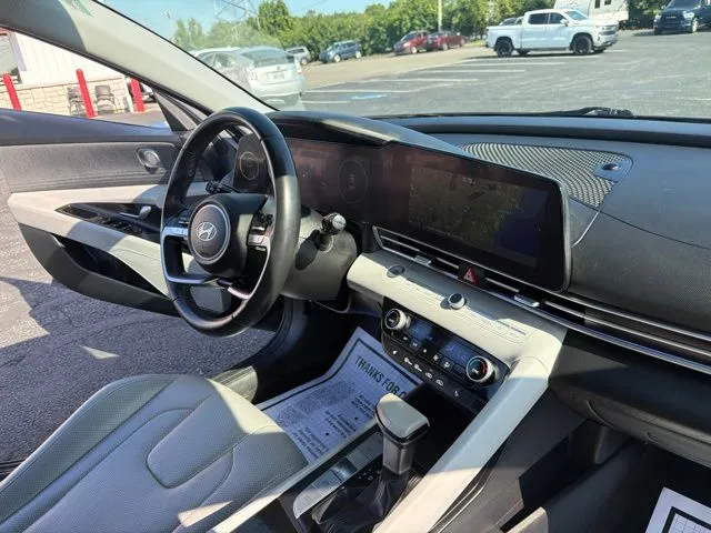 Hyundai Elantra photo 27