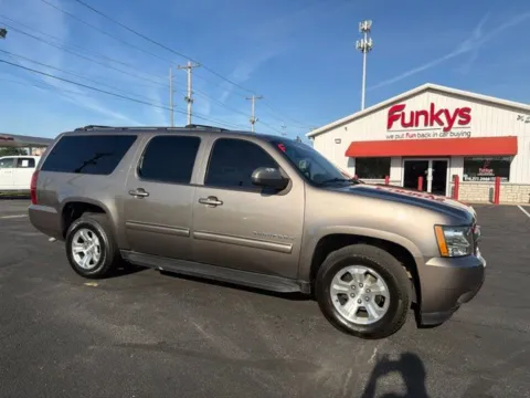 Gray 2014 Chevrolet Suburban 1500 LT for sale in Grove City, OH