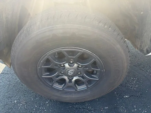 Toyota Tacoma photo 27