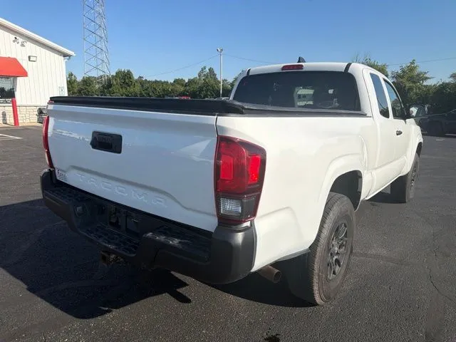 Toyota Tacoma photo 7