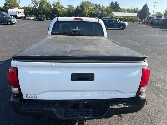 Toyota Tacoma photo 8
