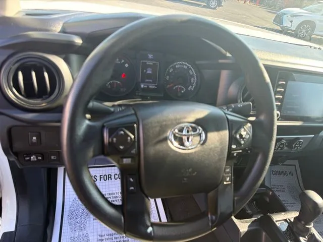 Toyota Tacoma photo 13
