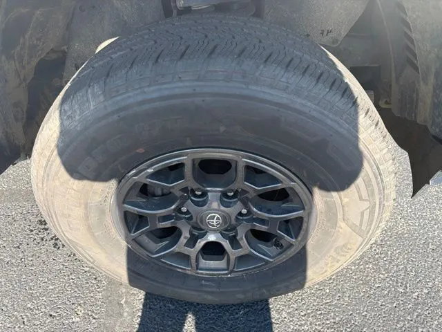 Toyota Tacoma photo 24