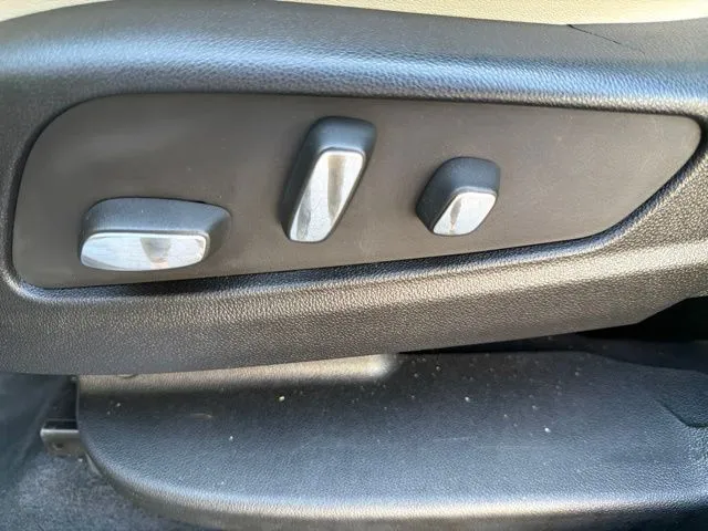 Cadillac XT5 photo 16