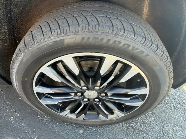 Cadillac XT5 photo 32