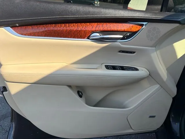 Cadillac XT5 photo 13