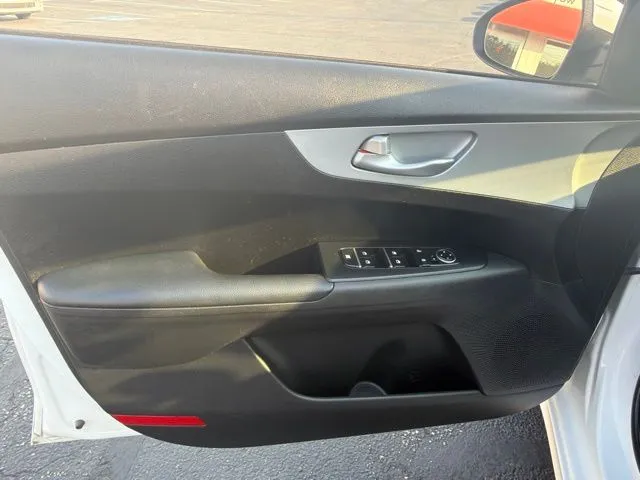 Kia Forte photo 9