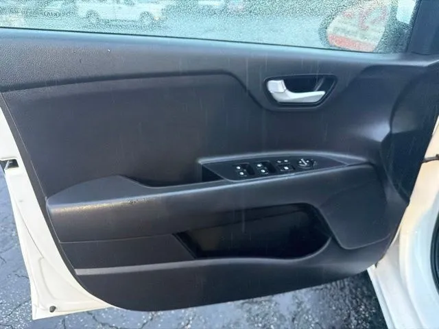 Kia Rio photo 10
