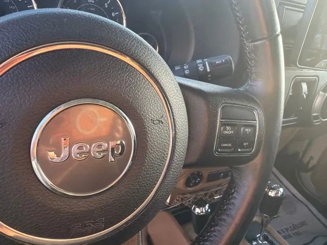 Jeep Wrangler photo 13