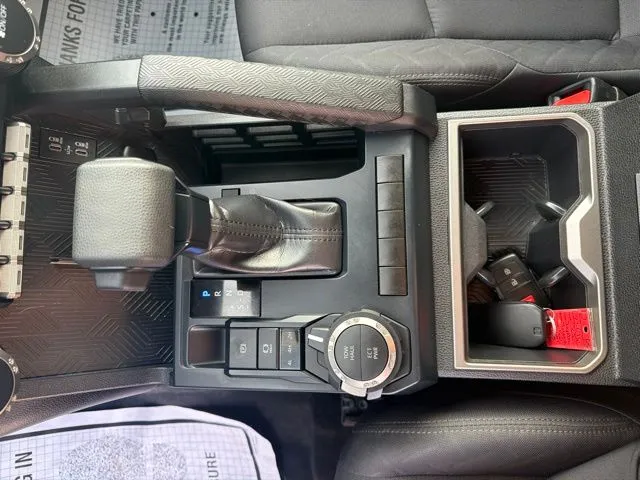 Toyota Tacoma photo 18