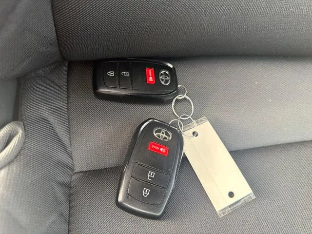 Toyota Tacoma photo 20