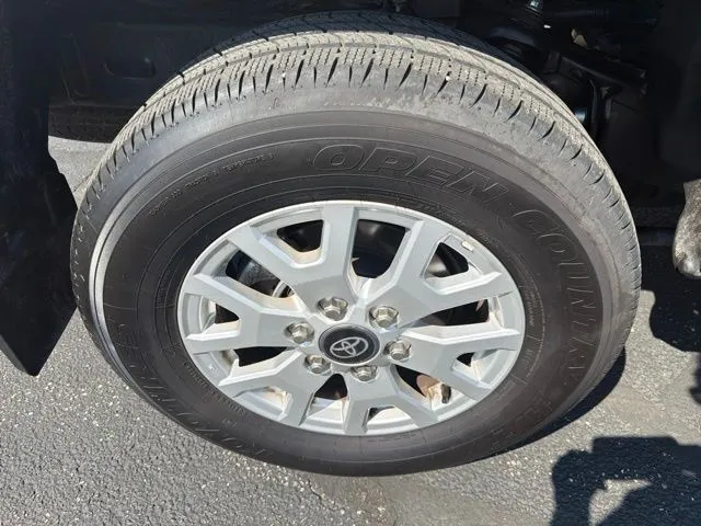 Toyota Tacoma photo 24