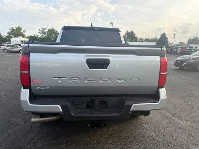 Toyota Tacoma photo 6