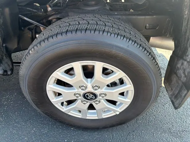 Toyota Tacoma photo 25