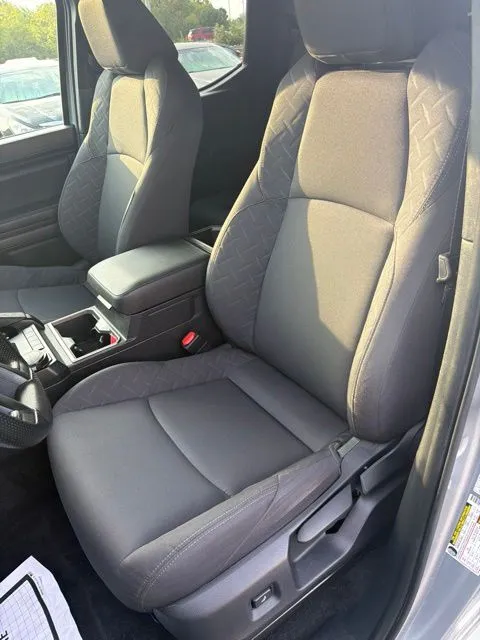 Toyota Tacoma photo 11