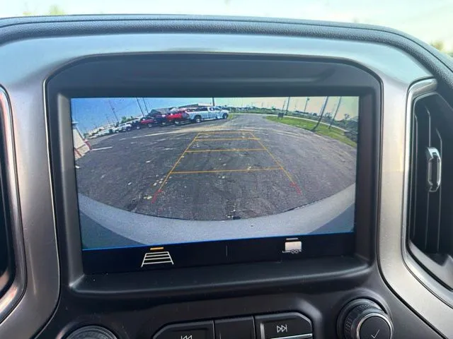 Chevrolet Silverado photo 17