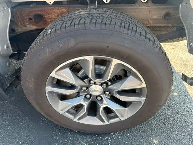 Chevrolet Silverado photo 32