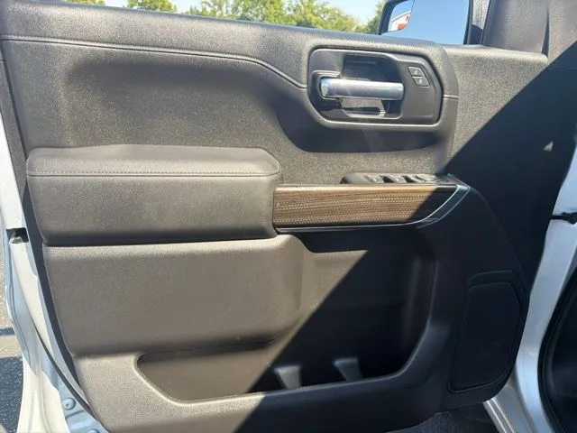 Chevrolet Silverado photo 10