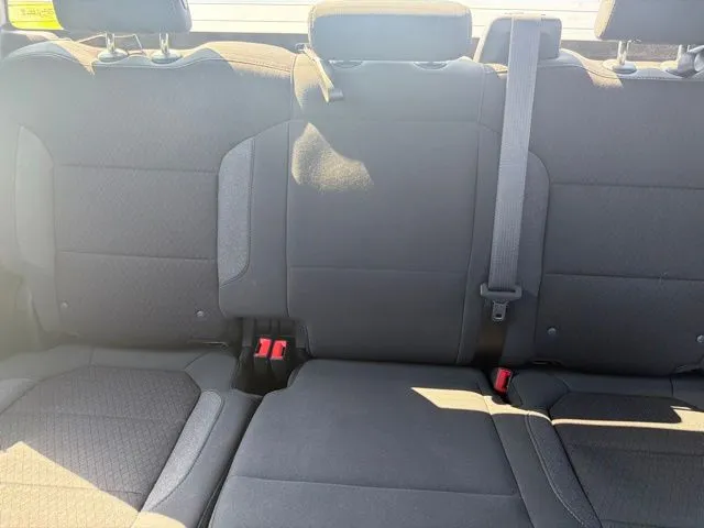 Chevrolet Silverado photo 26