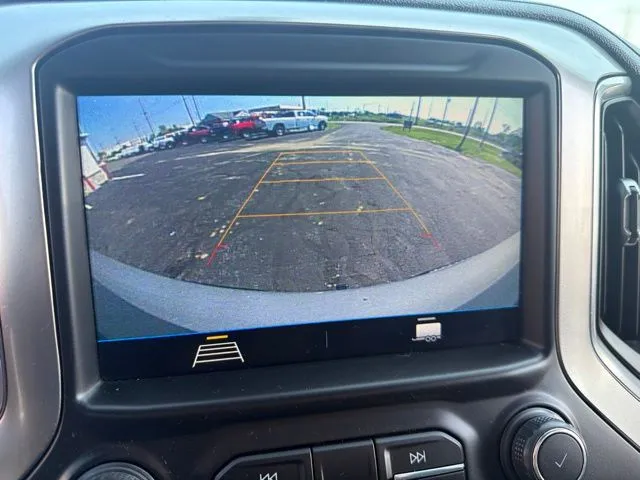 Chevrolet Silverado photo 23