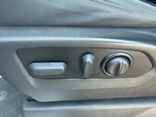 Chevrolet Silverado photo 12