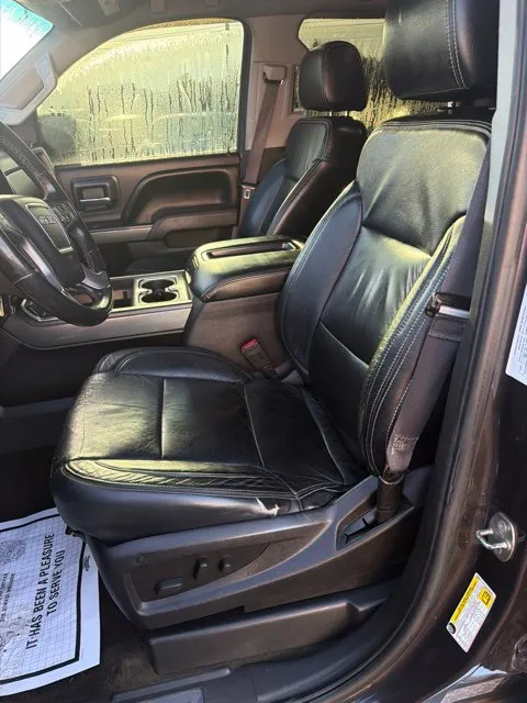 GMC Sierra photo 11