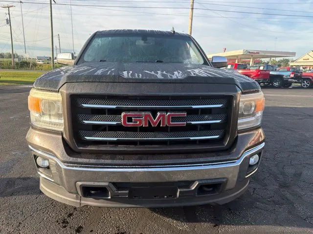 GMC Sierra photo 2