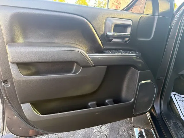 GMC Sierra photo 10