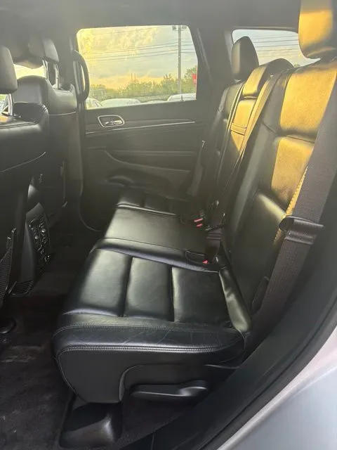 Jeep Grand Cherokee photo 9