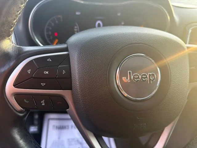 Jeep Grand Cherokee photo 17