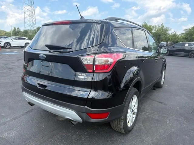 Ford Escape photo 7