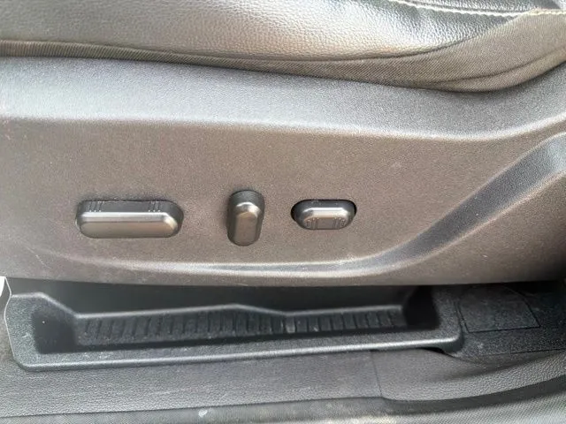 Ford Escape photo 12