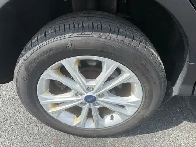 Ford Escape photo 28