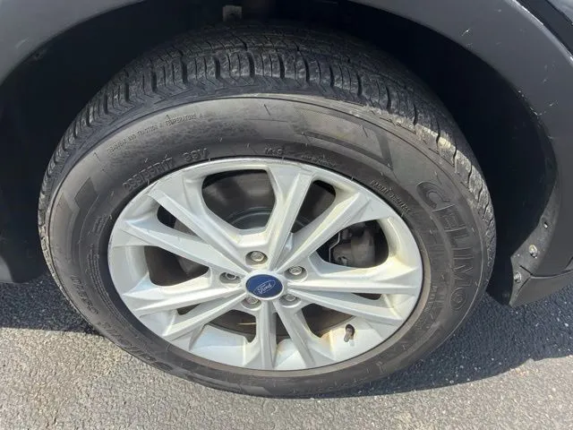 Ford Escape photo 27