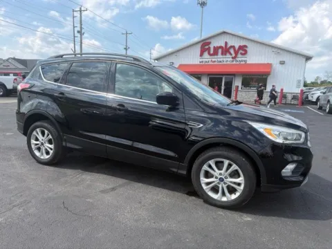 Black 2018 Ford Escape SEL for sale in Grove City, OH