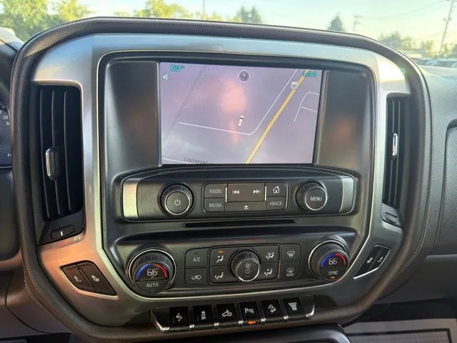 Chevrolet Silverado photo 18