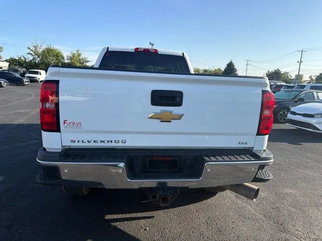 Chevrolet Silverado photo 6