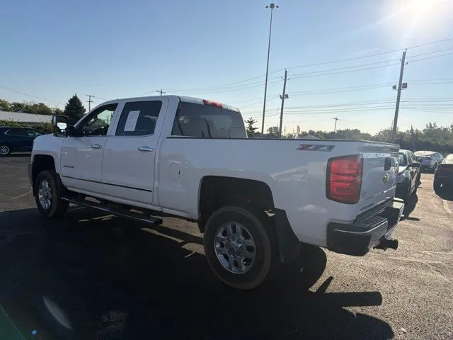 Chevrolet Silverado photo 5