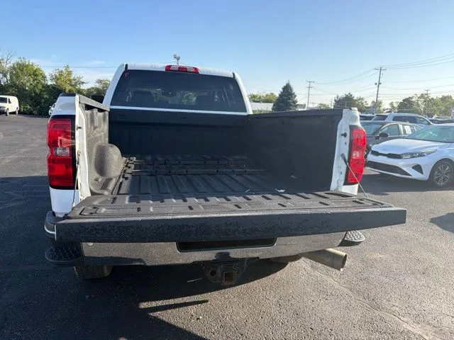 Chevrolet Silverado photo 8